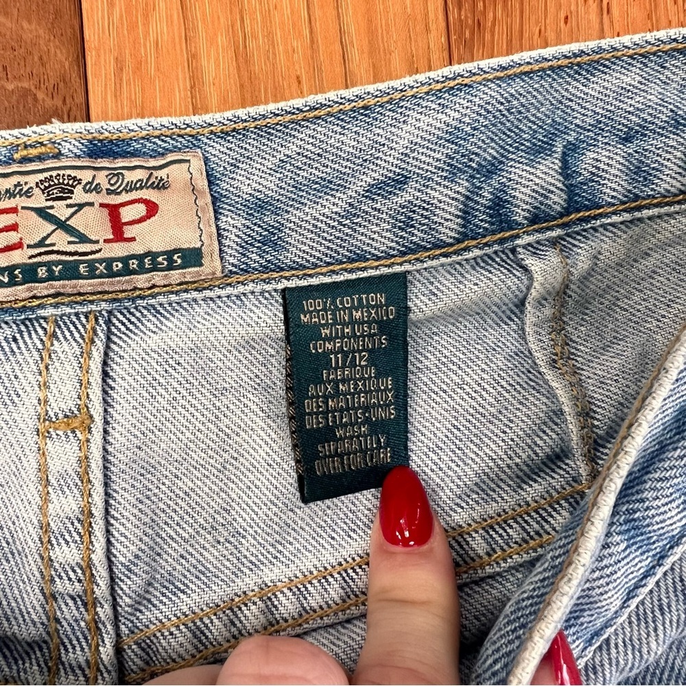 Vintage Straight Leg Express Jeans- Best for a US 6 - Picture 6 of 9